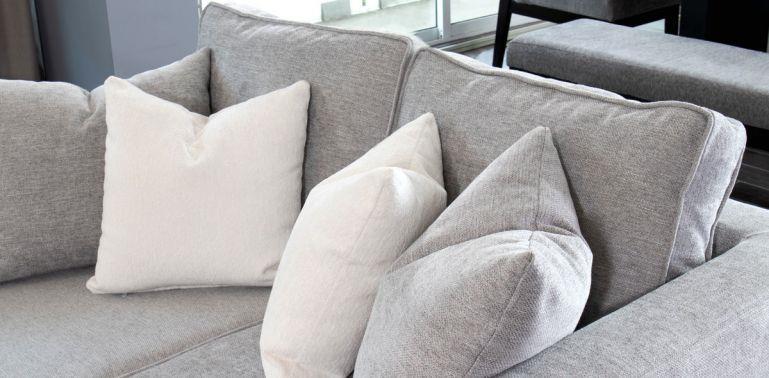 BORBON LOVE SEAT FANCY PEWTER