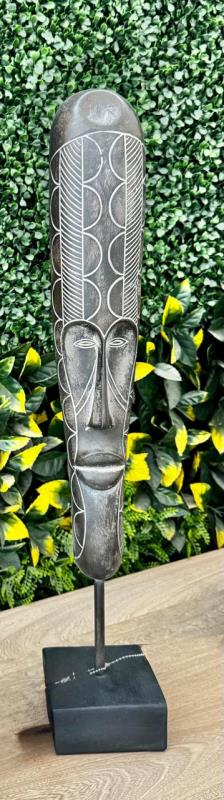 KARA ESCULTURA DE MADERA DELGADA CHICA