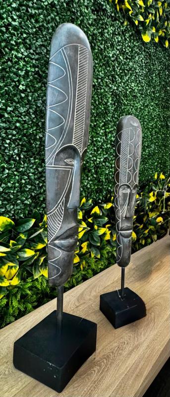 KARA ESCULTURA DE MADERA DELGADA GRANDE